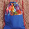 VYVA bags - farebné trojuholníky na modrej - Image 4
