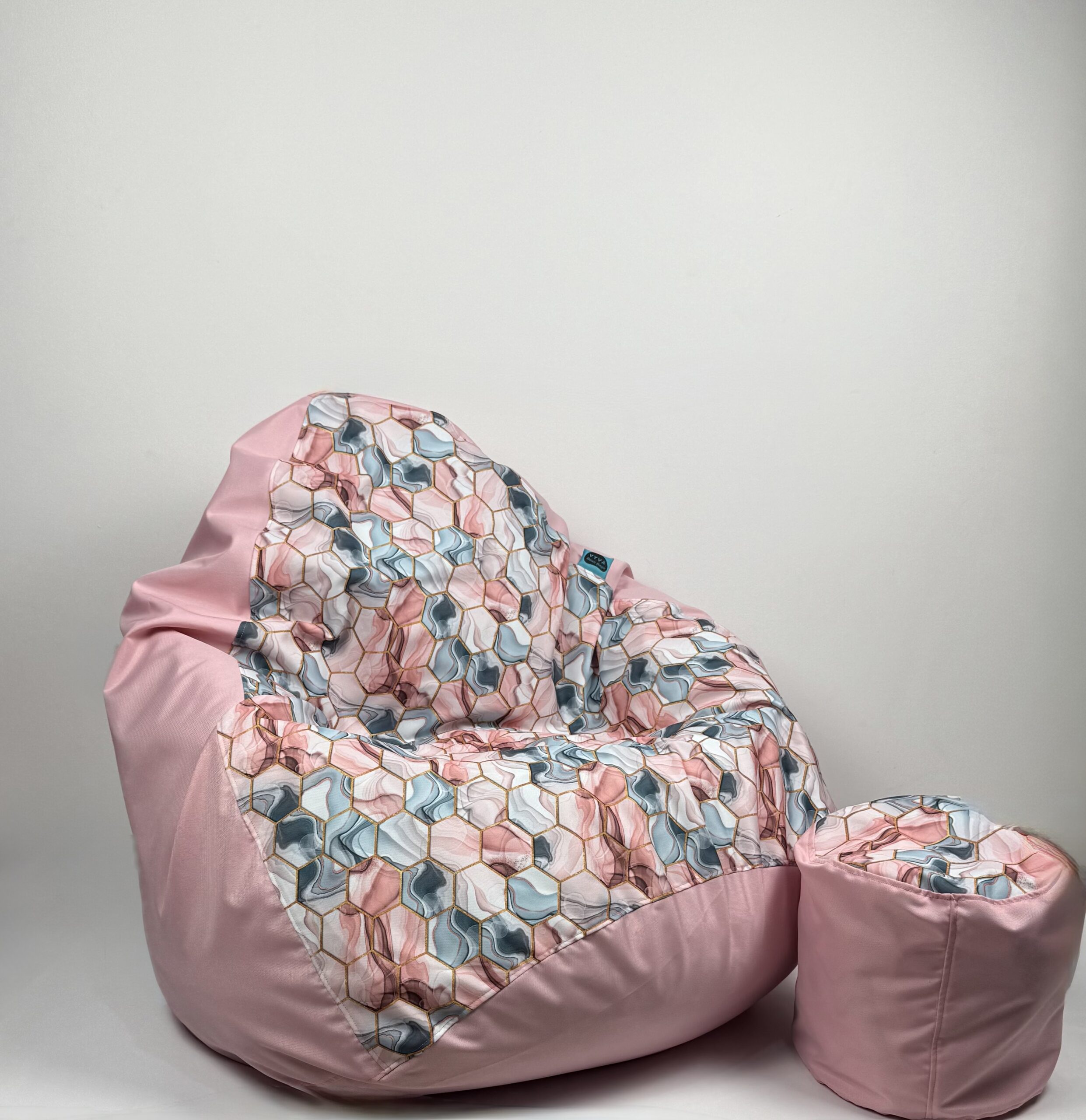 VYVA TRIO šesťuholníky na ružovej + podnožka - snímateľný poťah – Obrázok 2